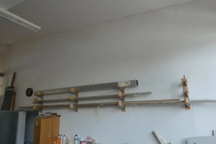 Posten Material mit Regalsystem